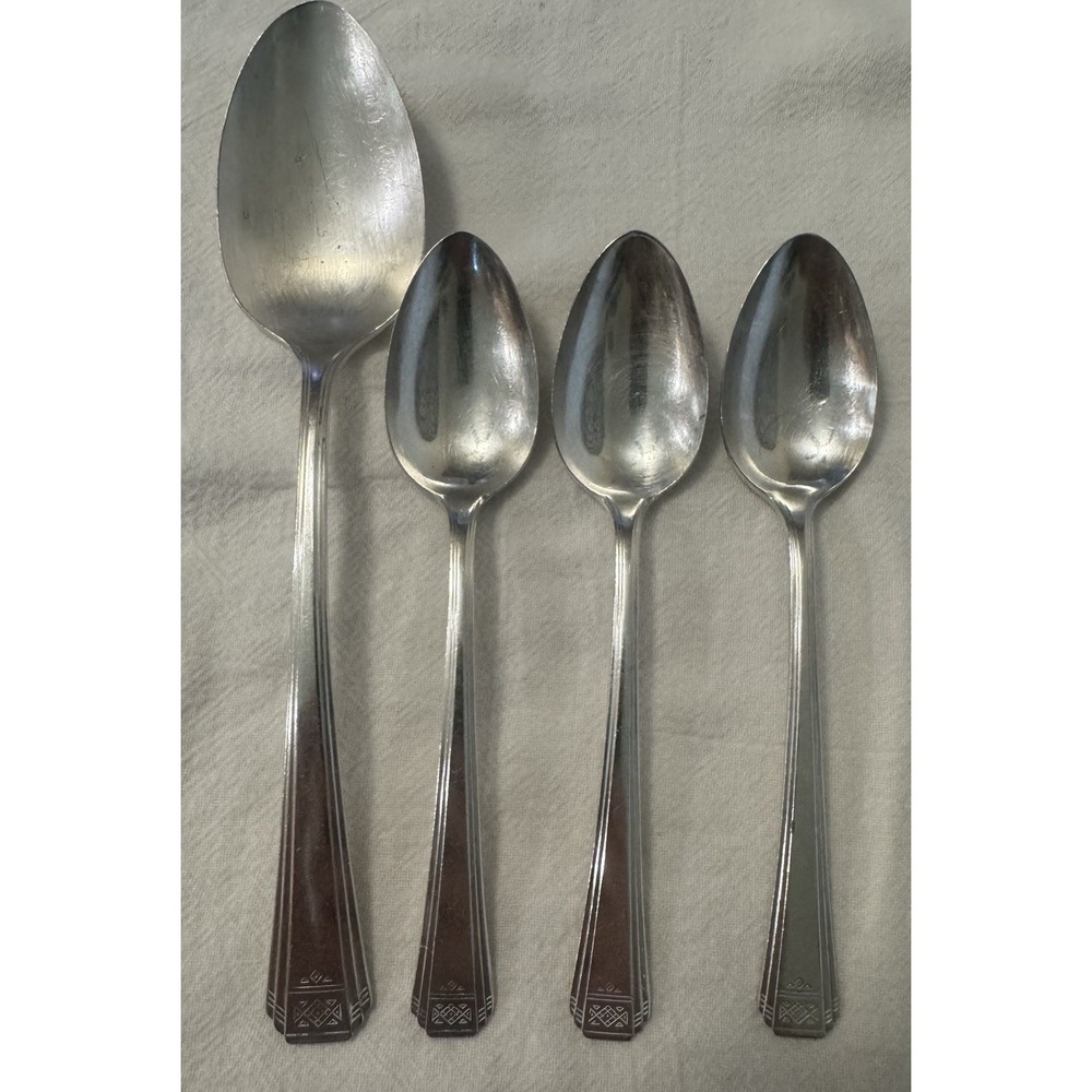 Oneida Community Tudor Plate Spoon Silverplate Glossy Art Deco Geometric Handle